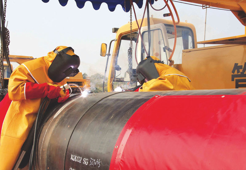 中石油燃气公司咸宁分公司咸宁输气支线管道工程野外管道施工现场